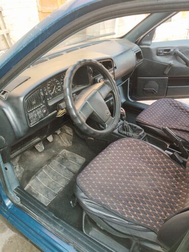 Volkswagen: Volkswagen Passat Variant: 1988 г., 1.8 л, Механика, Бензин, Универсал — 8