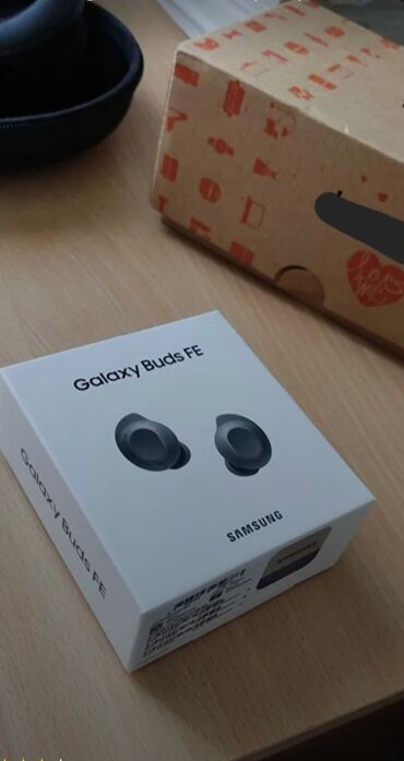 iphone qulaqliq: Samsung buds fe yeni bagli qutuda