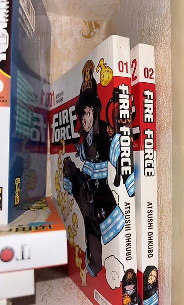 Книги и журналы: İkisi biryerde 10m Məhsul: Fire Force manga – Atsushi Ohkubo Dillər və — 1