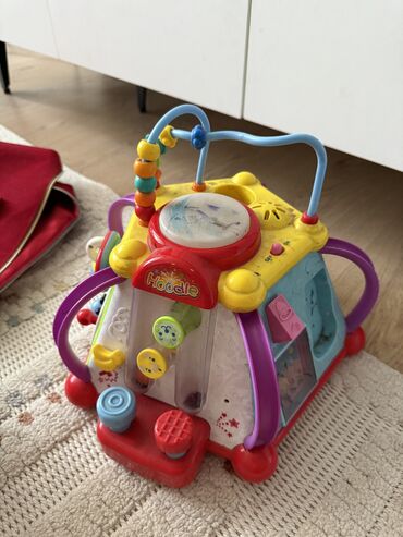 Игрушки: Продаю игрушки моих детей в одни руки Дети смогли попрощаться с