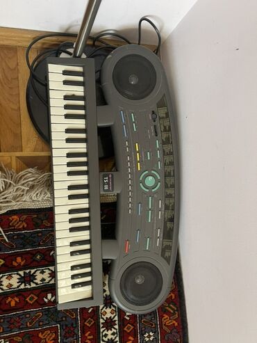 Nəfəs alətləri: Elektron sintezator – 44 klavişli portativ model - İki ədəd daxili