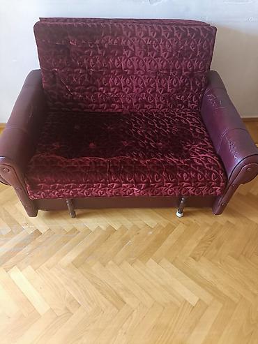 işlenmiş kravatlar: 2 nəfərlik divan- çarpayı. Altında əşya yığmaq üçün bazası da var — 1