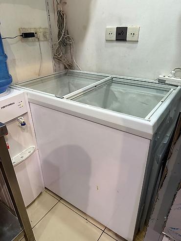 dondurucu soyuducular: Derin dondurucu 390 Azn. Olchu 1metr. 300litrlikdir. Unvan — 1