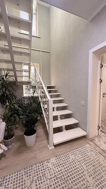 Үйлөр: 4 бөлмө, 190 м², 4 соток, Бишкек, Ак-Ордо 2 ж/м Кыймылсыз мүлк агенттиги — 5