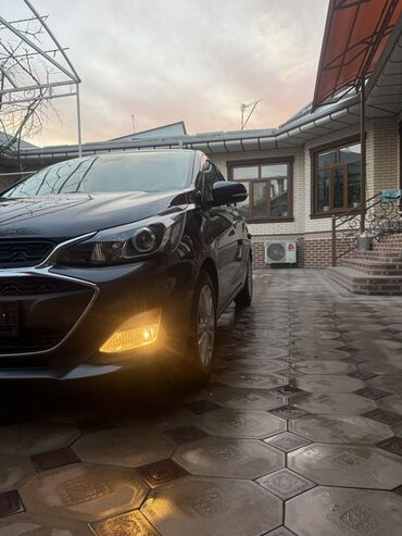 Chevrolet: Chevrolet Spark: 2018 г., 1 л, Вариатор, Бензин, Хэтчбэк — 3