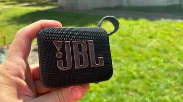 ses ucaldan: İşlənmiş JBL Kolonka, Növ - Bluetooth, rəng - Qara