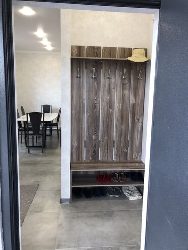 дом асанбай: 3 комнаты, 63 м², Индивидуалка, 1 этаж, Евроремонт