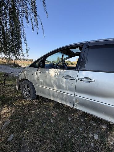 неки: Toyota Estima: 2004 г., 3 л, Автомат, Газ, Минивэн — 3