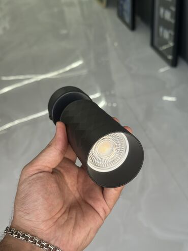 Digər işıqlandırma: Lampası dəyişən raket formalı tavan üstü spot. Metal korpusludur — 7