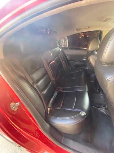 Chevrolet: Chevrolet Cruze LTZ sedan - Korpus: parlaq qırmızı, 4 qapı, arxa — 8
