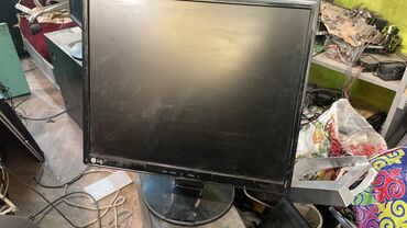 упс для компьютера: Монитор, LG, Колдонулган, 17" - 18"