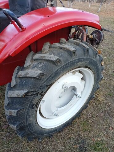 Мини-тракторы Lovol: Трактор юто 250 (красный) - Компактный колесный трактор с открытым — 7