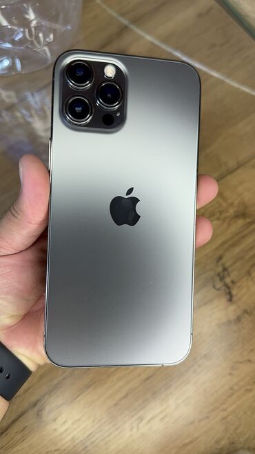 Apple iPhone: IPhone 12 Pro Max, Б/у, 256 ГБ, Защитное стекло, Чехол, 82 %