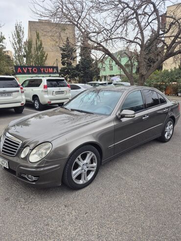 Mercedes-Benz: Mercedes-Benz E 230: 2.5 l | 2007 il Sedan — 4