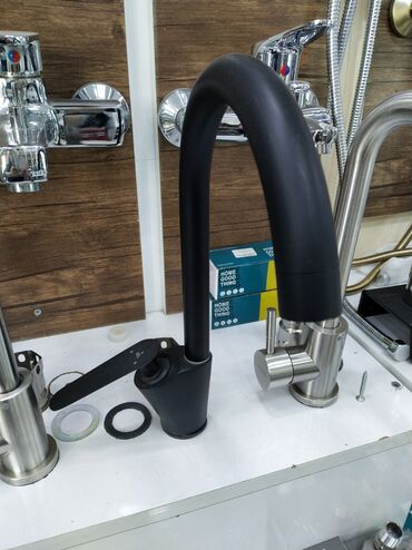 metbex ucun isiqlar: Mətbəx üçün çevik “gooseneck” kran - Rəng: mat qara - Tək qollu
