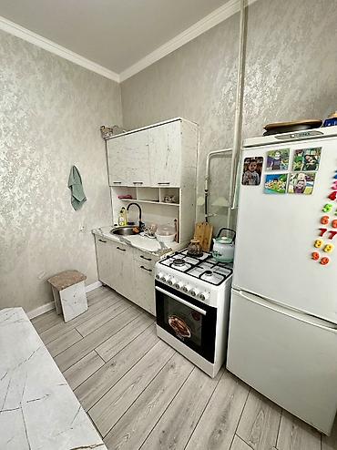 Продажа квартир: 2 комнаты, 52 м², Ак-Эмир рынок 106 серия, 8 этаж, Старый ремонт — 2