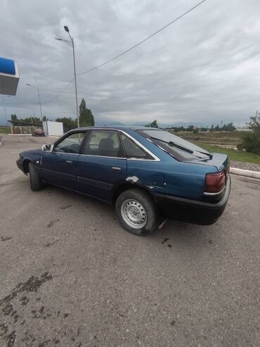 авто кондицонер: Mazda 626: 1988 г., 2 л, Механика, Бензин, Хэтчбэк