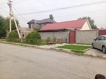 Продажа коттеджей и домов: Дом совхоз ала тоо с ремонтом,кондиционер,отопление комбинированный,3 — 21