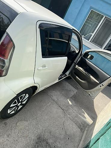 devo tiko: Toyota Passo: 2004 г., Хэтчбэк — 2