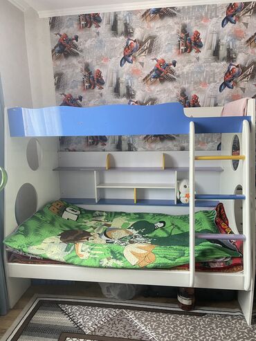 детскую кровать: Двухъярусная кровать, Для мальчика, Б/у