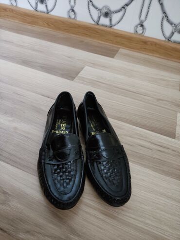 женские мокасины на шнурках: Məhsul: Qara loafer ayaqqabı Brend: SILVER Model: B-03420 Ölkə: Italy