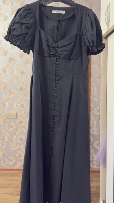 Paltolar: Əşyaların hər biri yeni kimidirdonlar cəmi bir defe geyinilib,Qiymet — 6