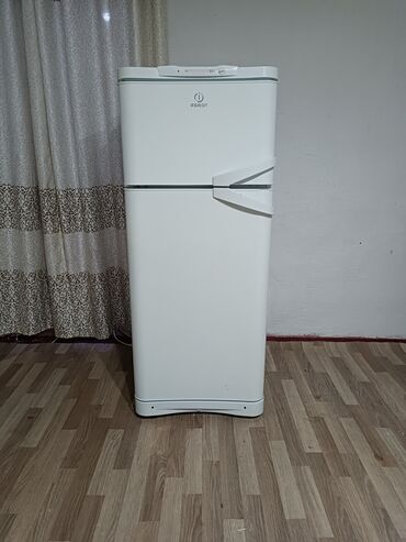 продаю морозилку: Холодильник Indesit, Б/у, Двухкамерный, De frost (капельный)