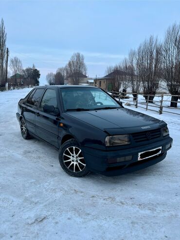 Volkswagen: Volkswagen Vento: 1993 г., 1.6 л, Механика, Бензин, Седан