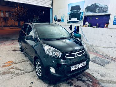 Kia: Kia Picanto, qara rəng, 5 qapılı hetçbek. Xüsusiyyətlər: - Kompakt — 10