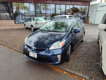 зимнее: Toyota Prius: 2015 г., 1.8 л, Автомат, Гибрид