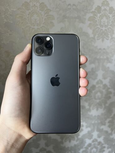 Apple iPhone: IPhone 11 Pro, Скидка 10%, Б/у, 128 ГБ, Черный, Защитное стекло, Чехол, 73 %