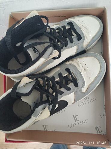 баскетбольные ботасы: Высокие кроссовки Nike (модель в баскетбольном стиле). - Цвет: белый