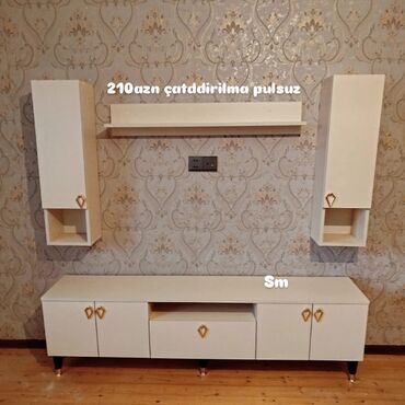 Düz TV altlığı, Polkalı, Laminat