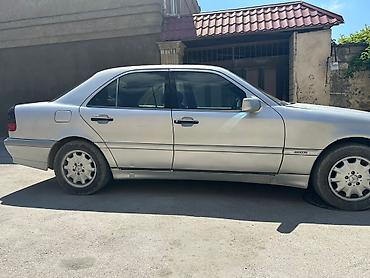w202 salon: Mercedes-Benz C 230: 2.3 l | 1996 il Sedan — 9
