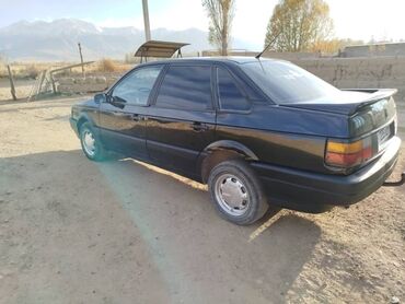 машина коробка автомат: Volkswagen Passat: 1989 г., 1.8 л, Бензин, Седан