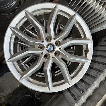 892 2: Литой диск BMW (оригинальный) - Диаметр: ориентировочно 19–20" (по — 1