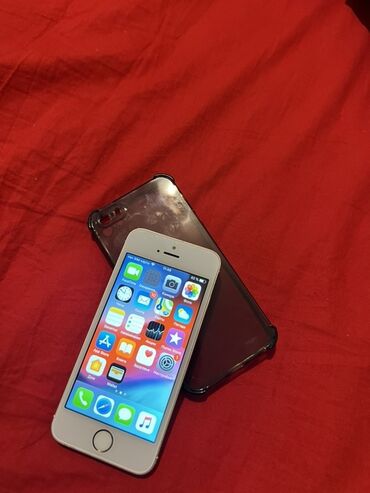 для микрофона: IPhone 5s, Б/у, < 16 ГБ, Золотой, Чехол, 100 %