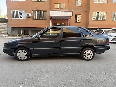 ist 2003: Volkswagen Passat: 1991 г., 1.8 л, Механика, Бензин, Седан — 2