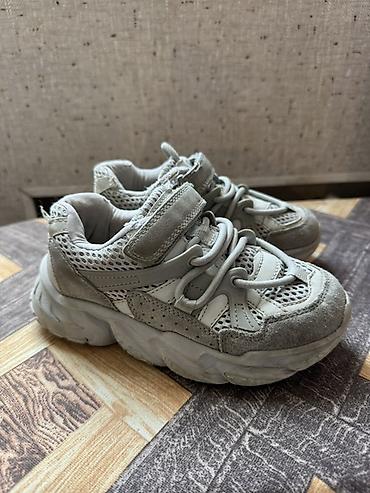 nike react: Детские кроссовки серого цвета. Описание: - Комбинированные материалы — 1