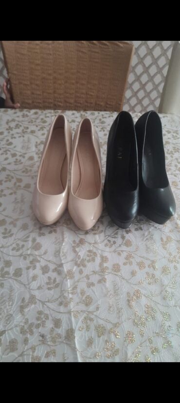 туфли из кожи питона: Qadın klassik tuflilər – 2 cüt - Modellər: bağsız, yumru burunlu