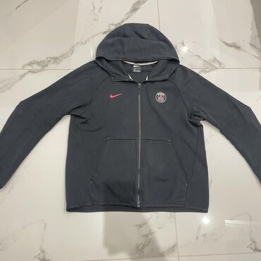 turske trenerke: Nike Tech Fleece PSG Original L Muška trenerka
stanje 10/10
Kontakt