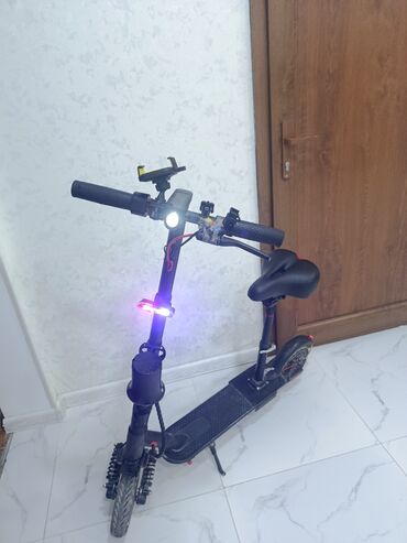 Elektrikli samokatlar: İşlənmiş Elektrik samokat 8", 251 - 350 Vt, 26 - 35 km/s, Ünvandan götürmə — 10