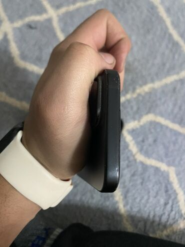 Apple iPhone: IPhone 15, 128 ГБ, Черный, Чехол, 90 % — 9