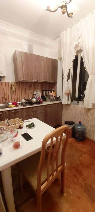 Köhnə tikili: Bakı, 2 otaqlı, Köhnə tikili, m. Həzi Aslanov, 61 kv. m — 5