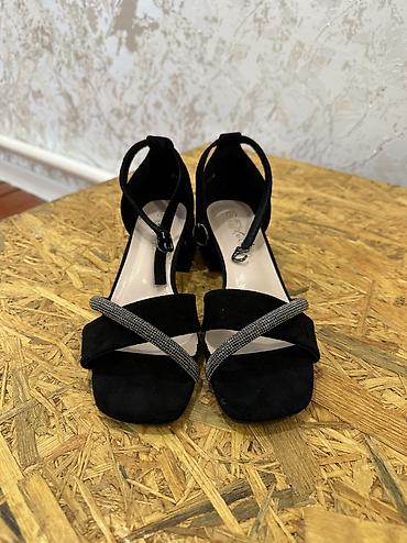 Босоножки, сандалии, шлепанцы: Продам стильные босоножки Состояние: как новые, надевались только один — 7