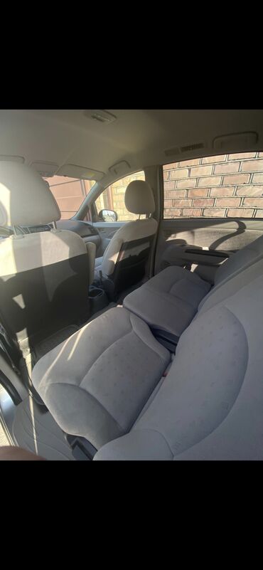 Mitsubishi: Mitsubishi Grandis: 2010 г., 2.4 л, Автомат, Бензин, Минивэн — 6