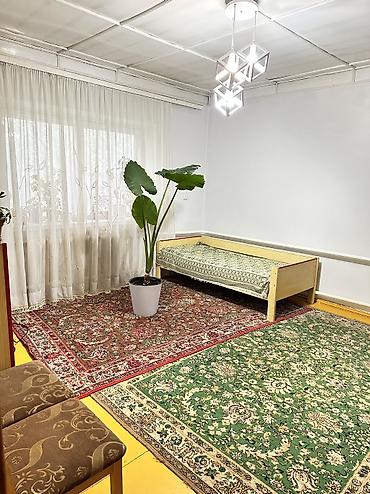 Продажа коттеджей и домов: Продается дом 100кв.м., г Кара-Балта, верхняя часть города, улица — 11