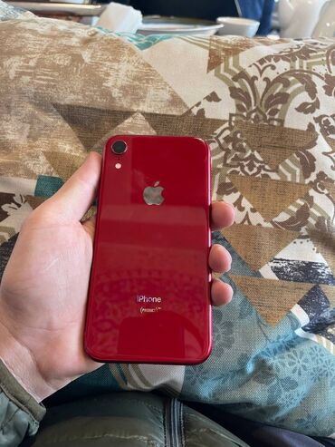 Apple iPhone: IPhone Xr, Б/у, 128 ГБ, Красный, Зарядное устройство, Чехол, 74 %