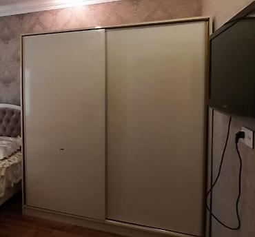 İki qapılı sürgülü qarderob, endirim olunacaq Rəng: açıq krem/ivory
