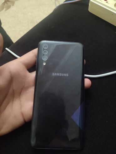 samsung telefon kredit: Samsung A30s, цвет - Фиолетовый, Гарантия, Кредит, Битый